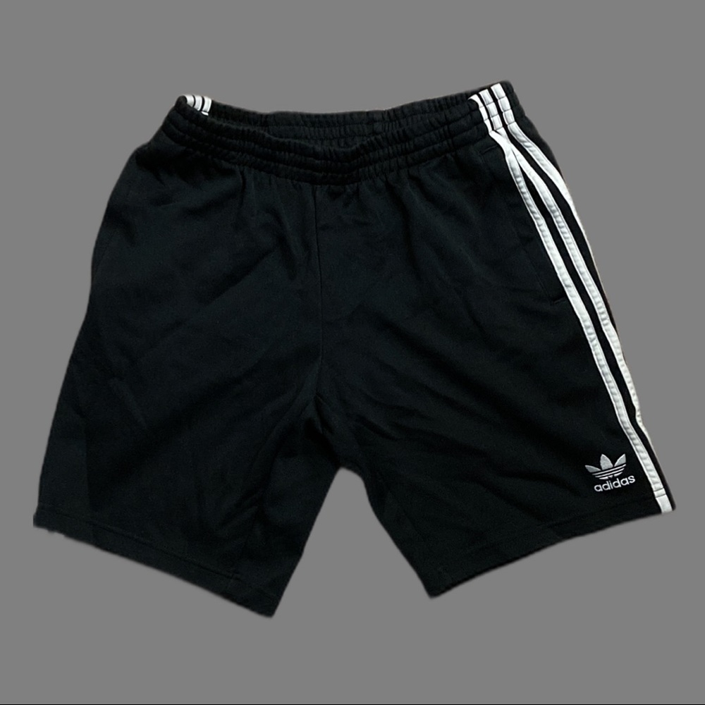 URBAN OUTFITTERS ADIDAS SOCCER SHORTS